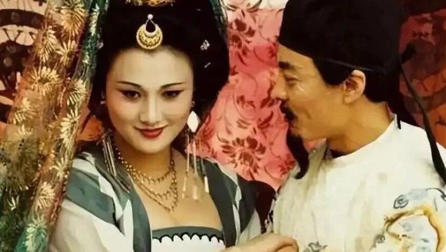 印度17岁举重冠军被杠铃压脖身亡,管家婆2025开奖历史记录新奥门,创造力策略实施推广_高清版V3.36